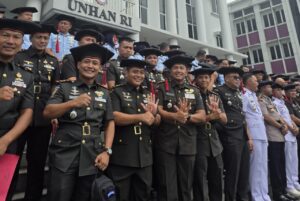 Ratusan Wisudawan Unhan RI Dikukuhkan, Salah Satunya Letkol Juni Fitriyan