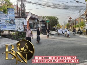 Bhabinkamtibmas Penatih Dangin Puri Hadir Amankan Prosesi Ngangget Don Bingin Karya Mamukur